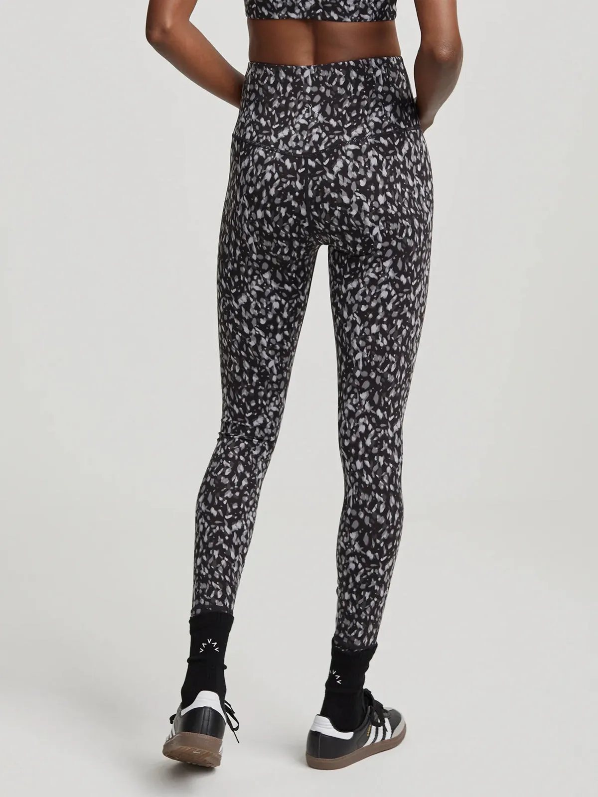 Deep Motion Petal Form High 25" Leggings