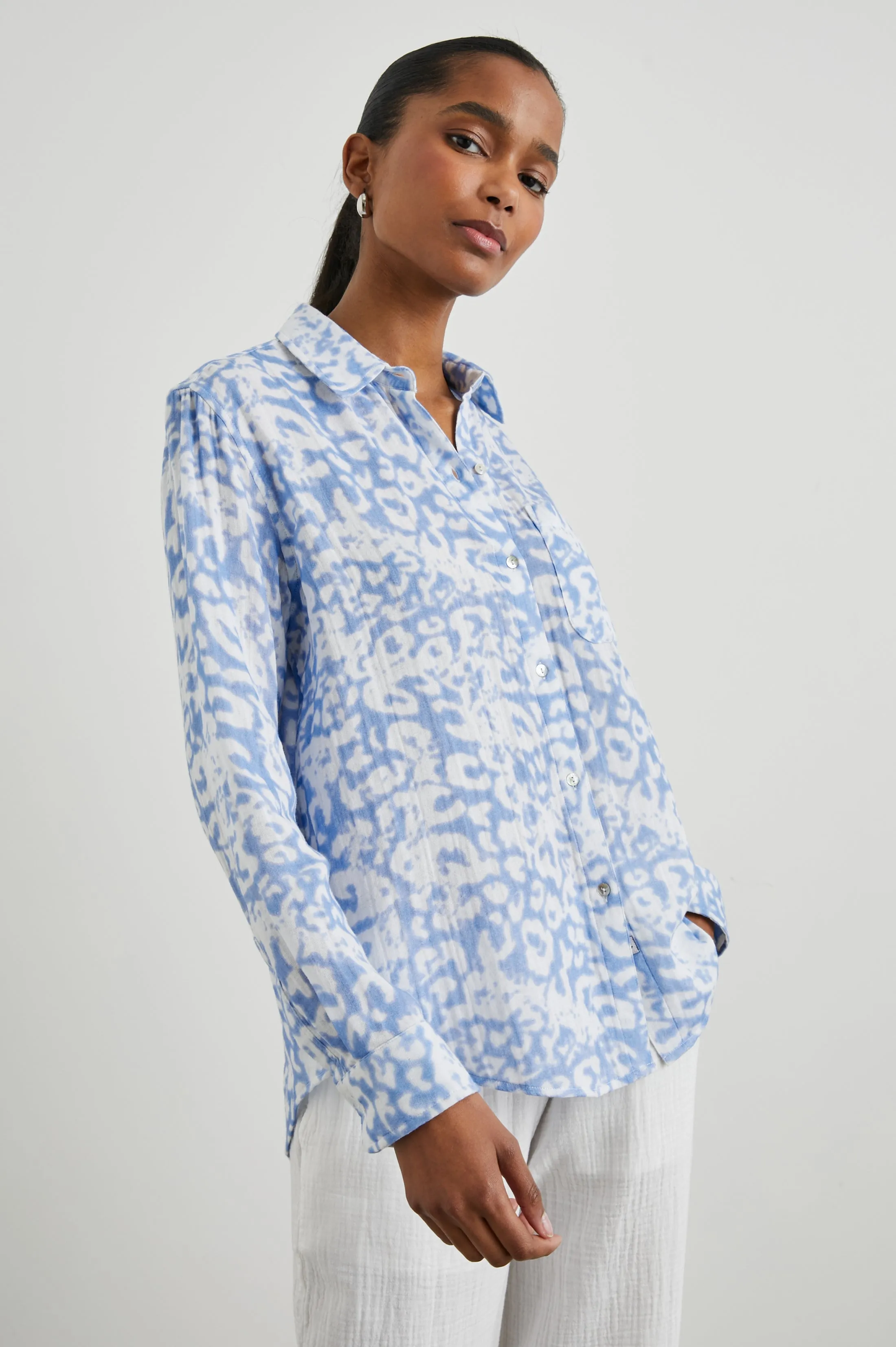 ELLIS DIFFUSED CHEETAH LONG SLEEVE SHIRT