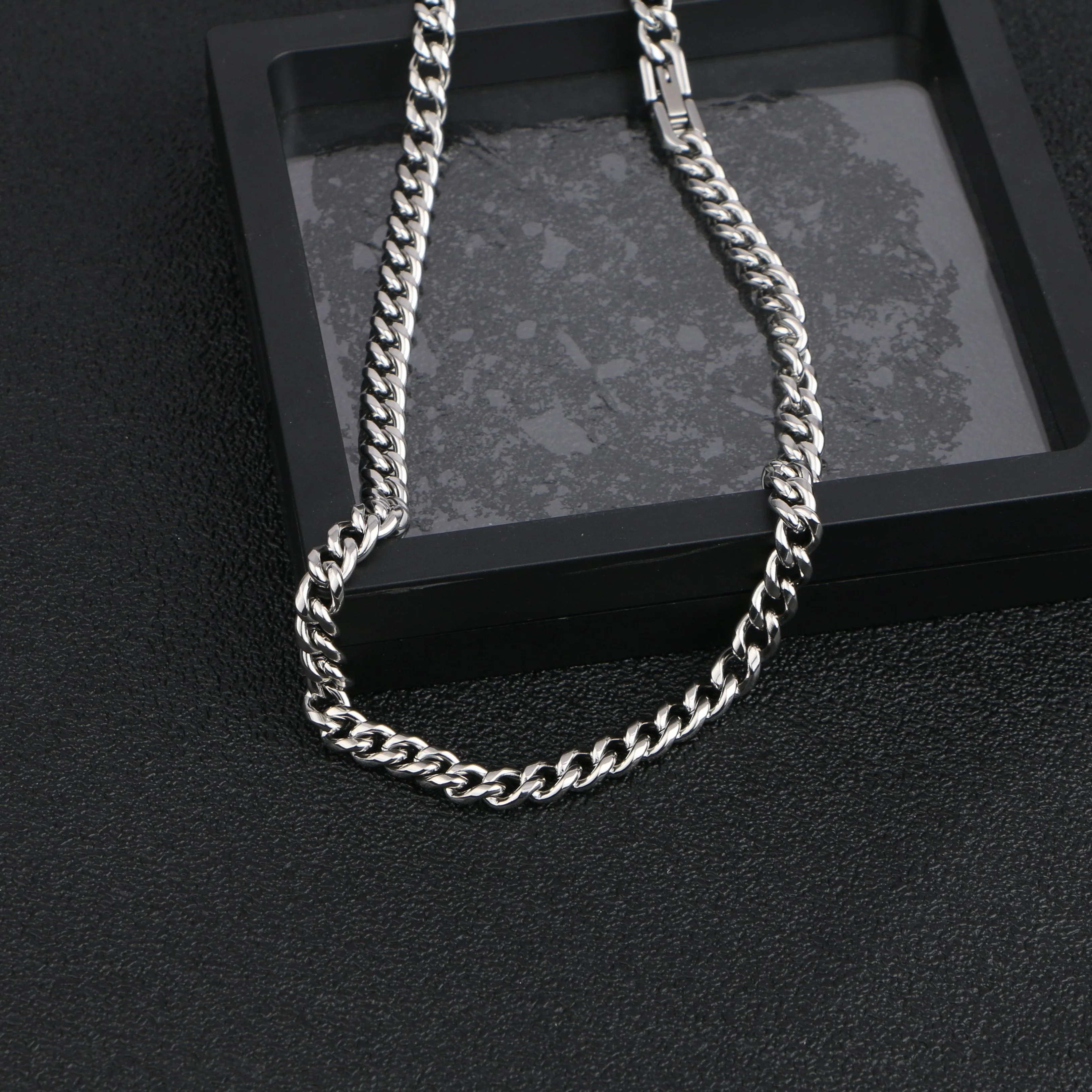 Sleek Chain Necklace