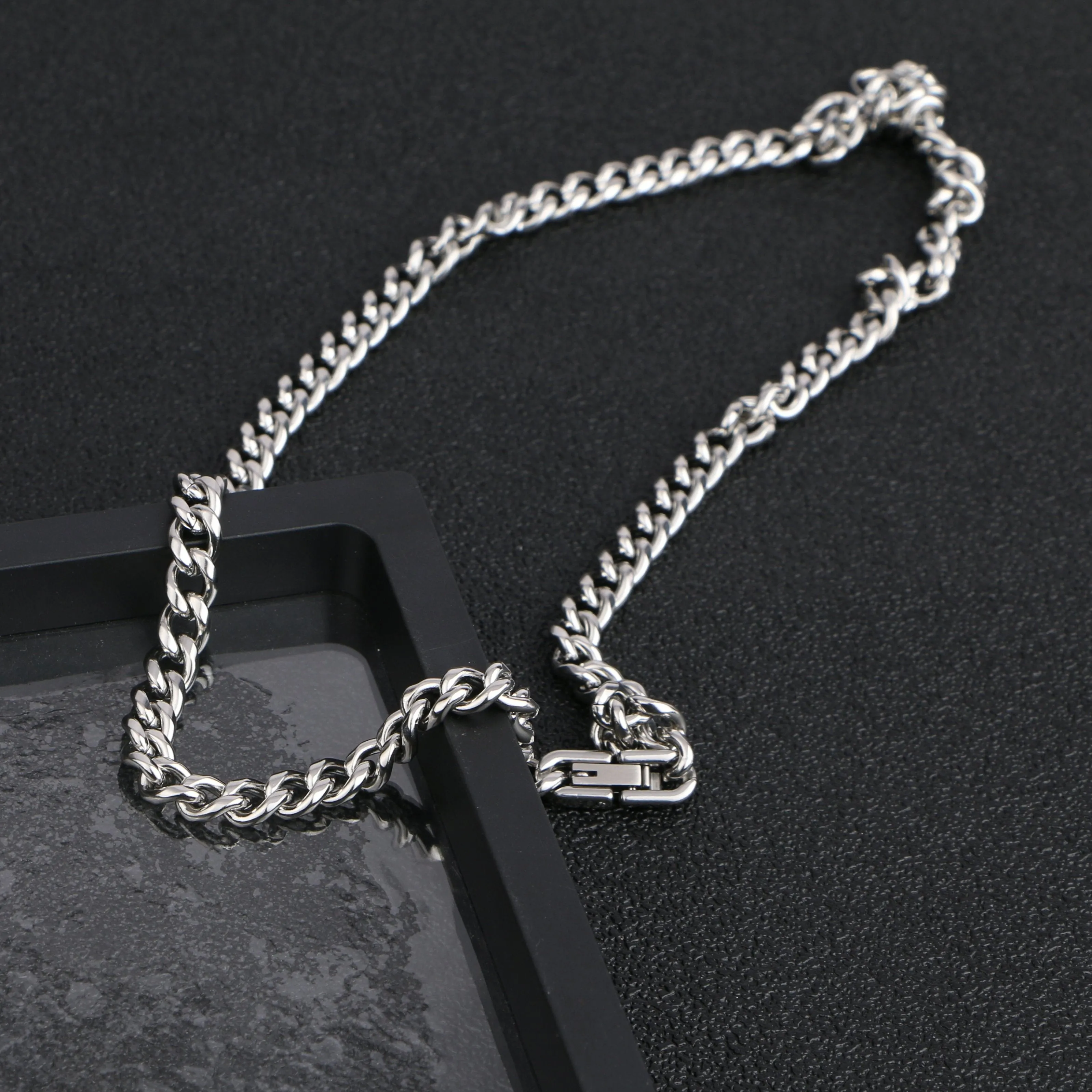 Sleek Chain Necklace